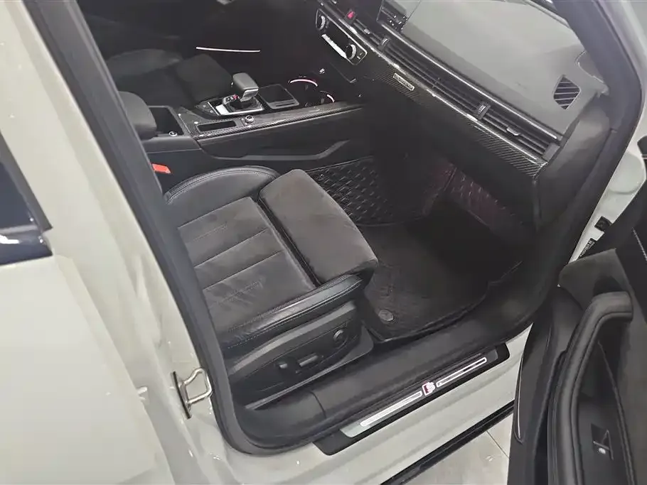 Audi A4L 2023 из CN, фото 4
