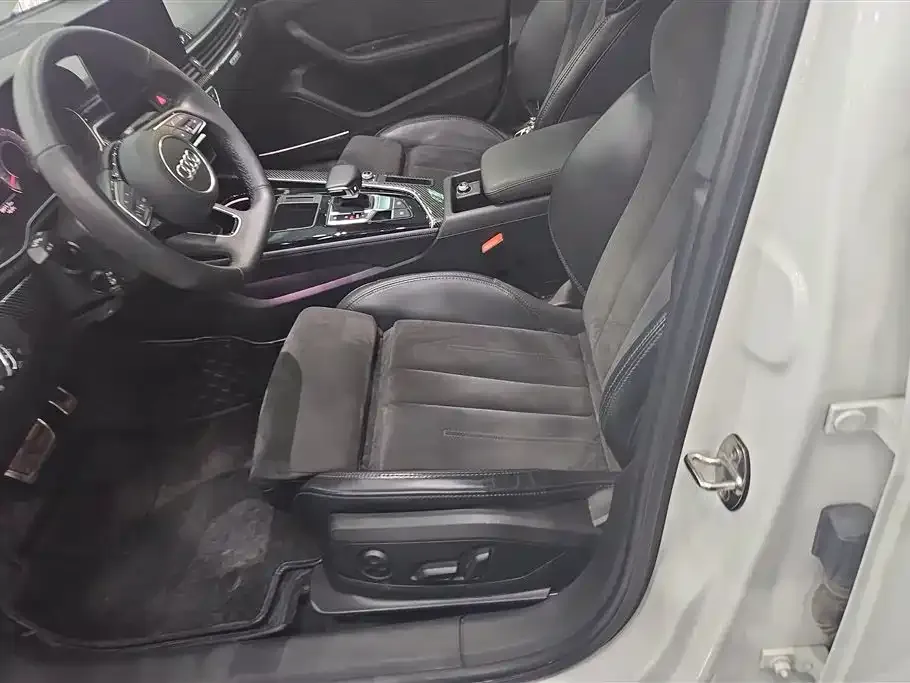 Audi A4L 2023 из CN, фото 3