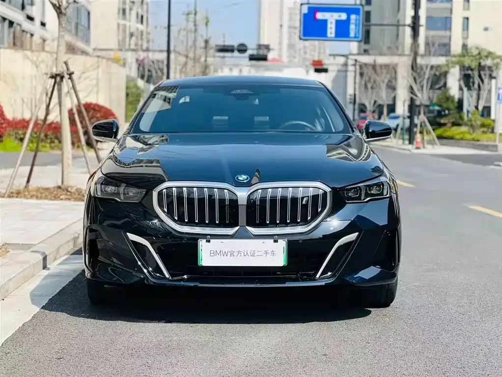 BMW i5 — фото 7