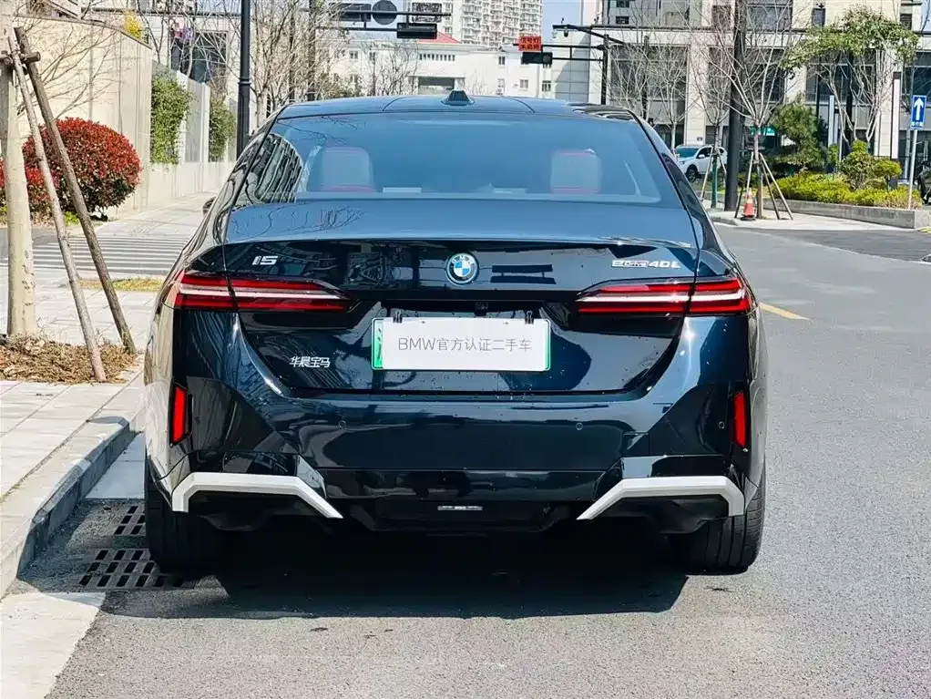 BMW i5 — фото 10