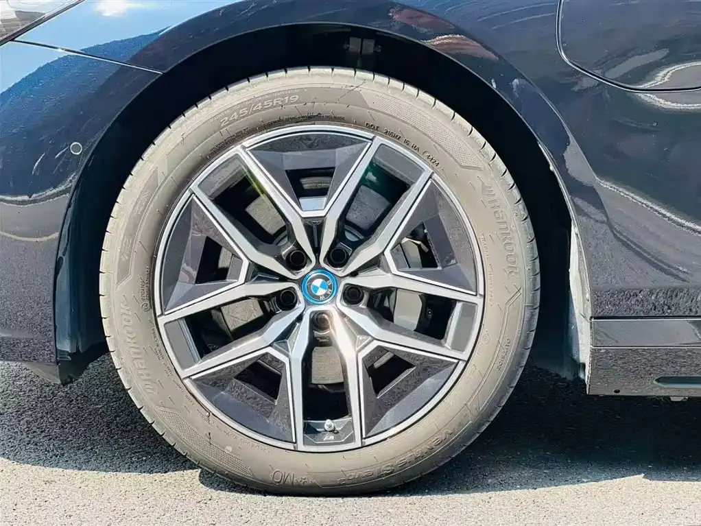 BMW i5 — фото 6