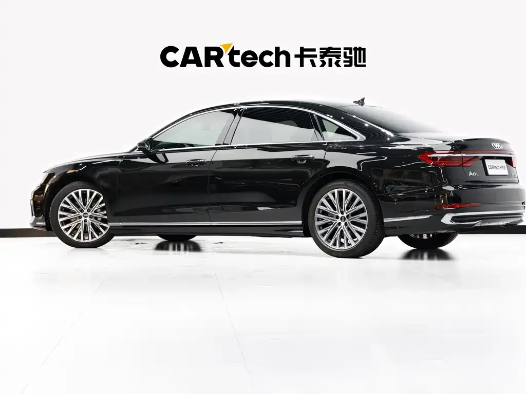 Audi A8 — фото 7