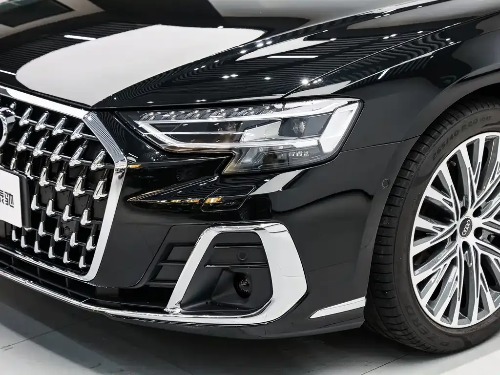 Audi A8 — фото 8