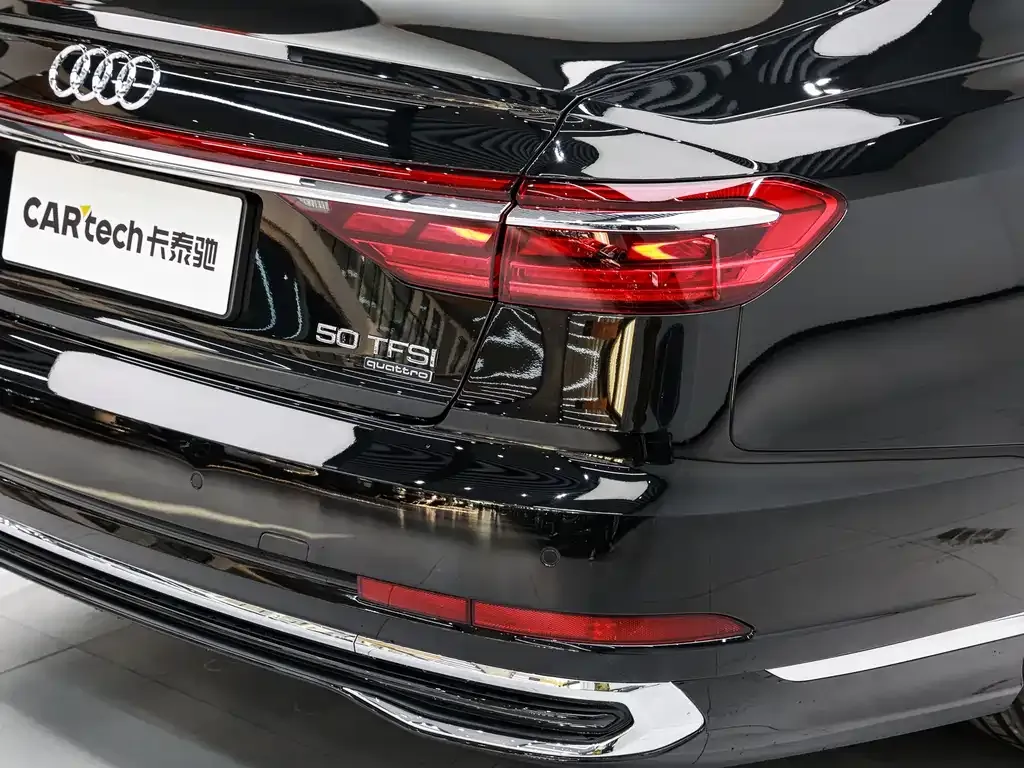 Audi A8 — фото 10