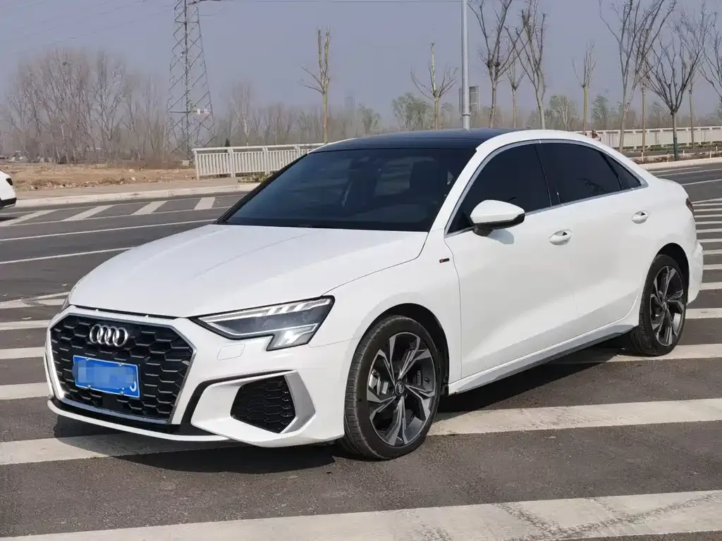 Audi A3 — фото 1