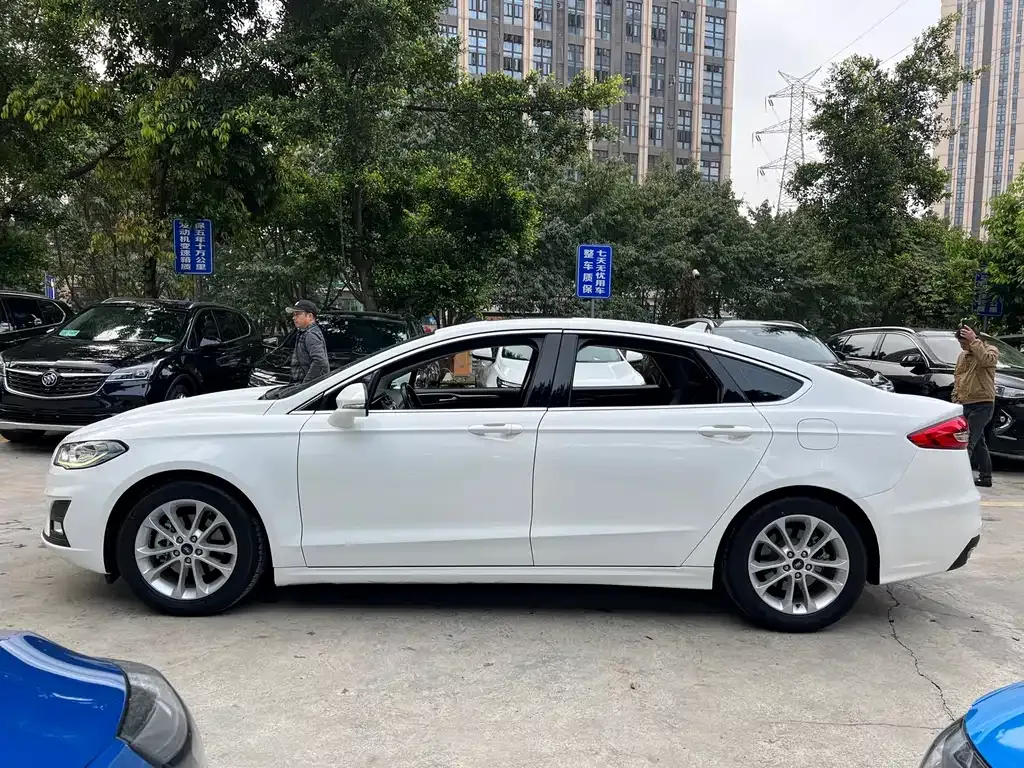 Ford Mondeo 2021 из CN, фото 8