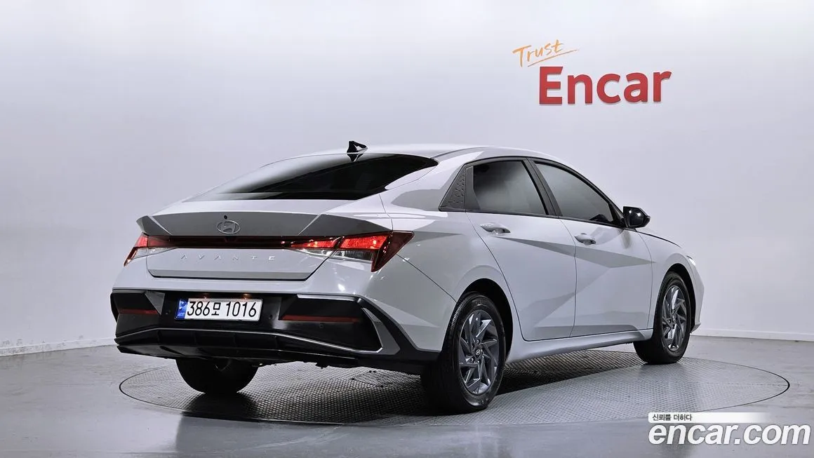 Hyundai AVANTE — фото 2