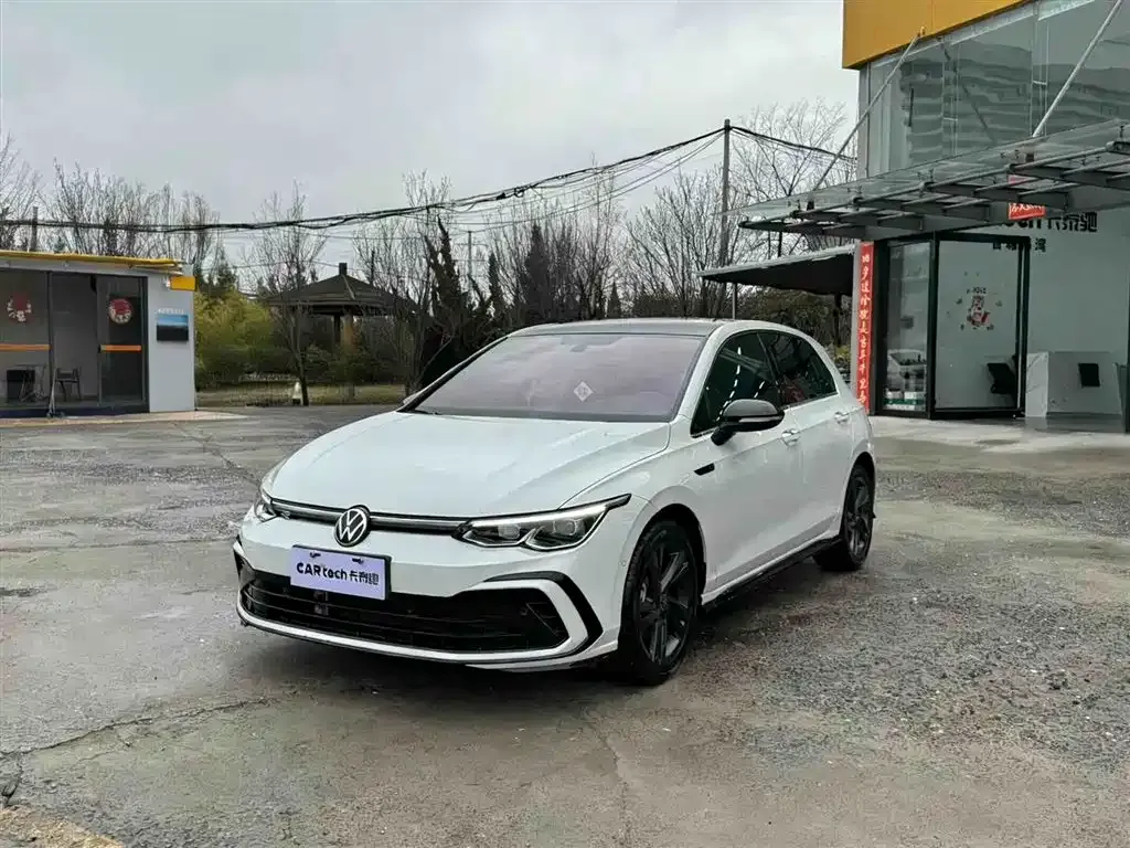 Volkswagen Golf 2024 из CN, фото 1