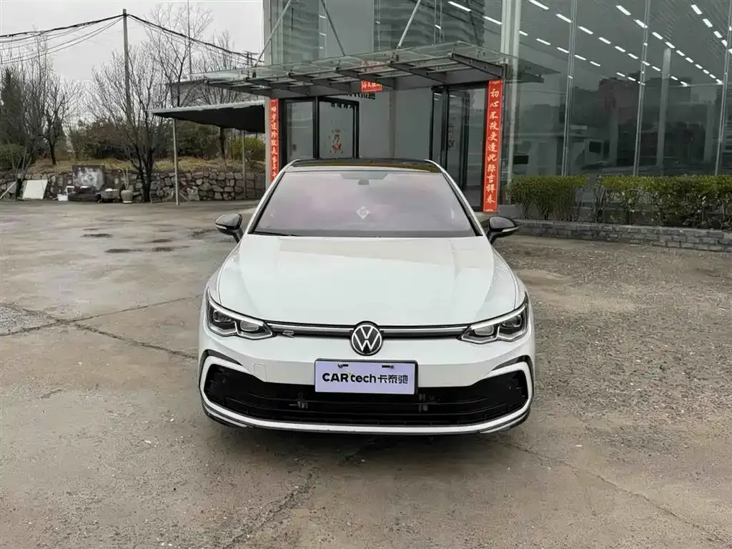Volkswagen Golf 2024 из CN, фото 10