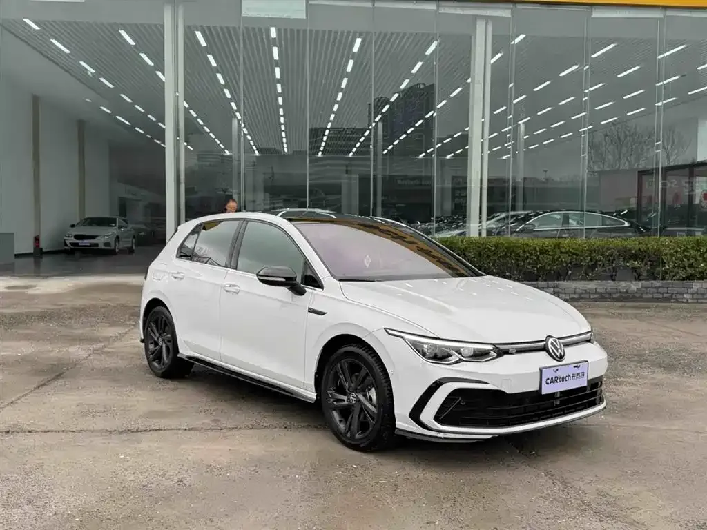 Volkswagen Golf 2024 из CN, фото 4