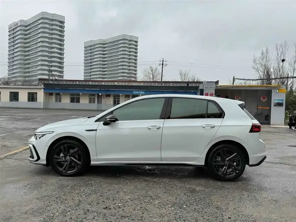 Volkswagen Golf 2024 из CN, фото 6