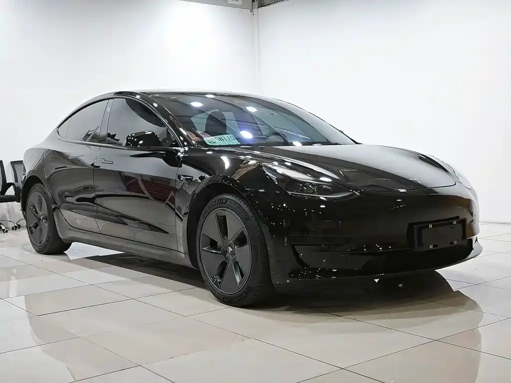 Tesla Model 3 — фото 9