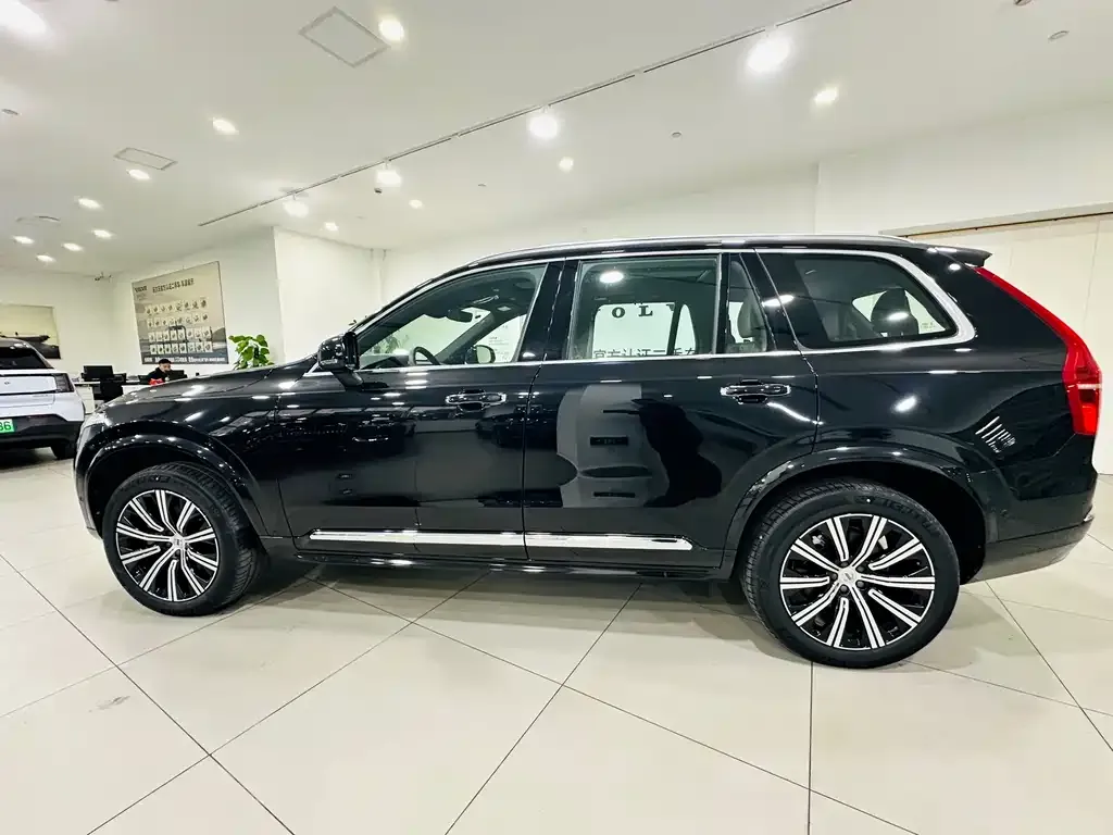 Volvo XC90 — фото 8