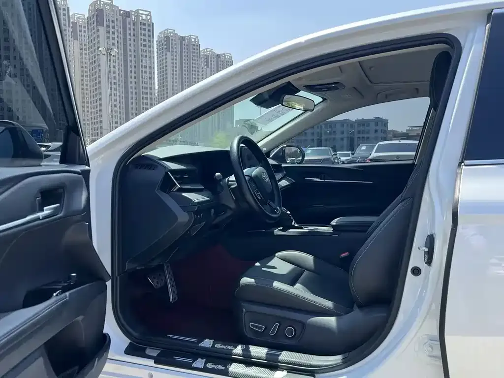 Toyota Camry 2025 из CN, фото 2