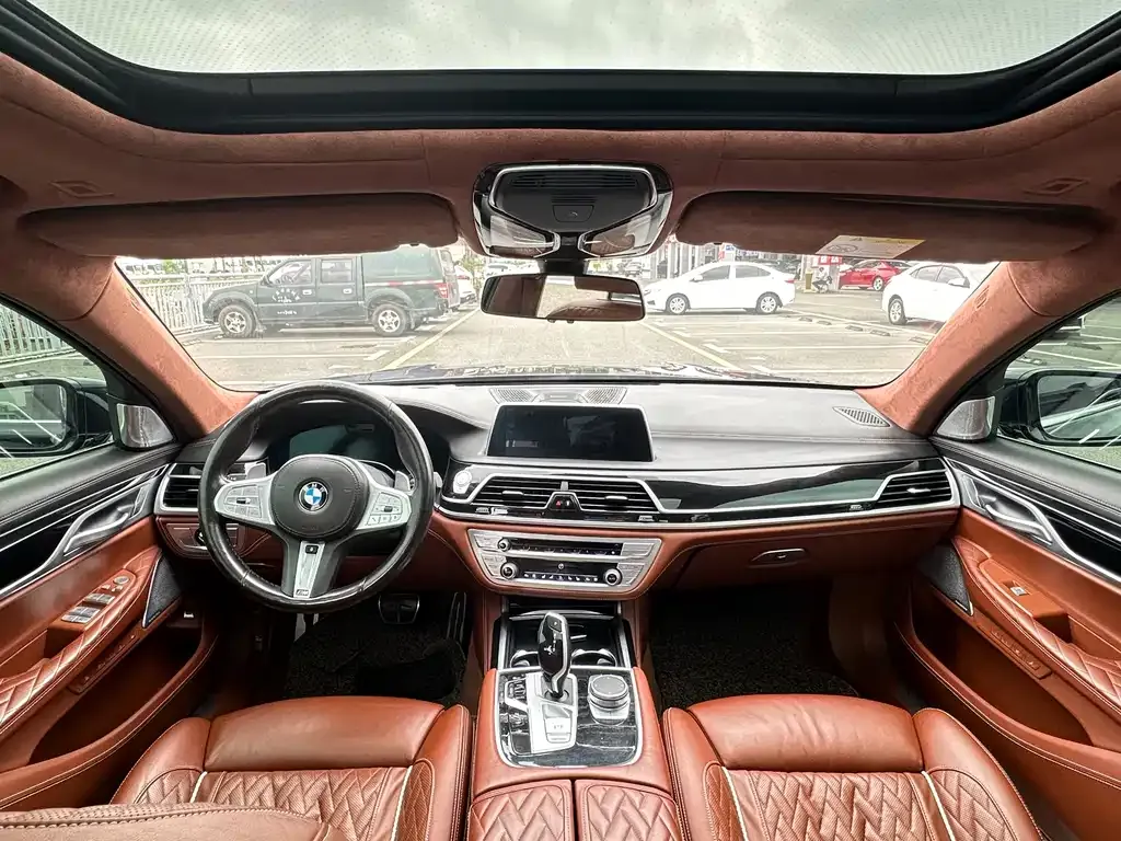 BMW 7 Series 2021 из CN, фото 4