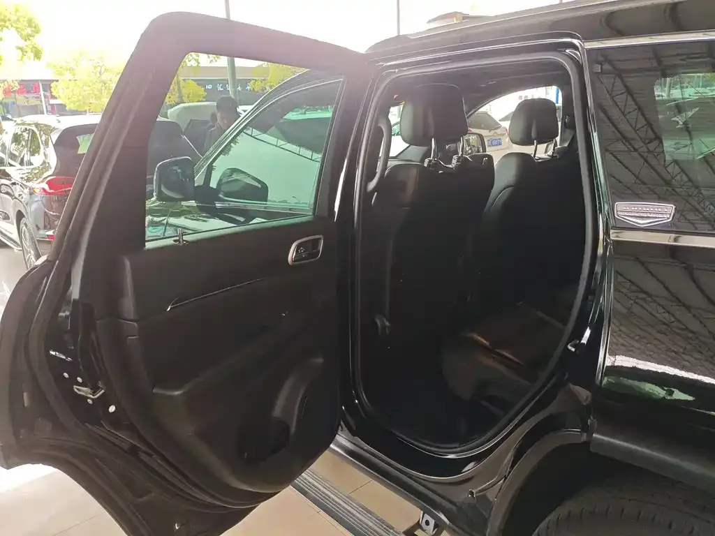 Jeep Grand Cherokee (Import) 2021 из CN, фото 2