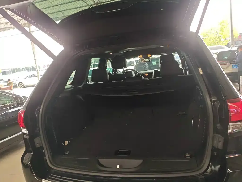 Jeep Grand Cherokee (Import) 2021 из CN, фото 8