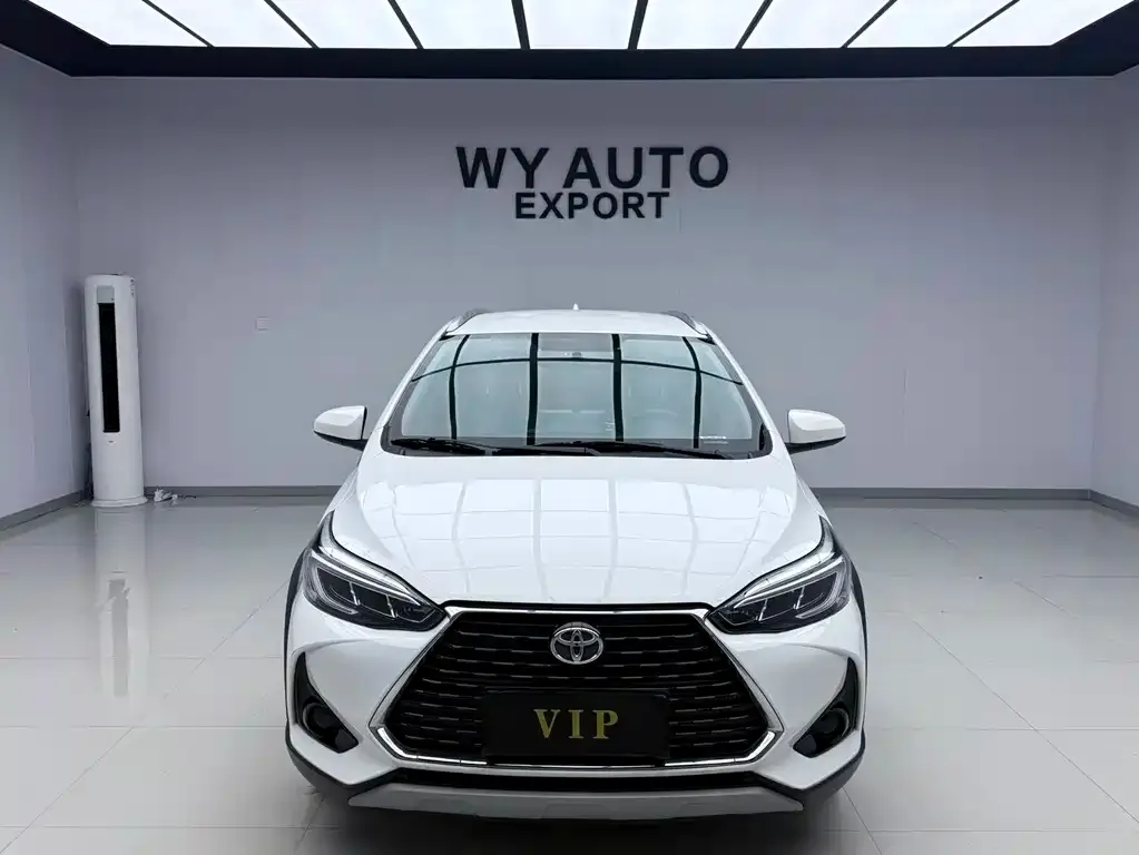 Toyota Yaris L — фото 2