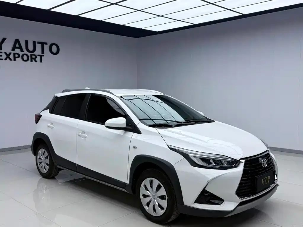 Toyota Yaris L — фото 7
