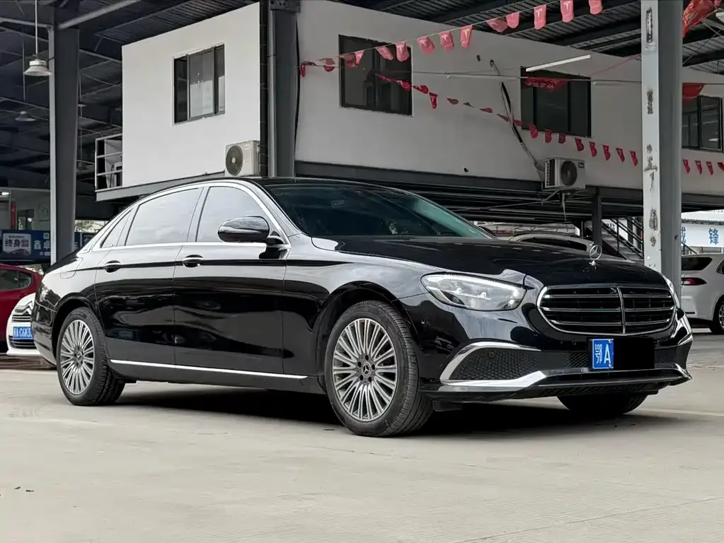 Mercedes-Benz E-Class — фото 5