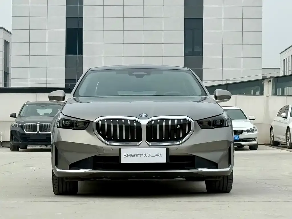 BMW i5 — фото 9