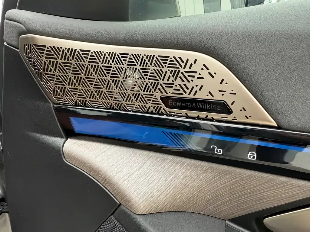 BMW i5 — фото 6