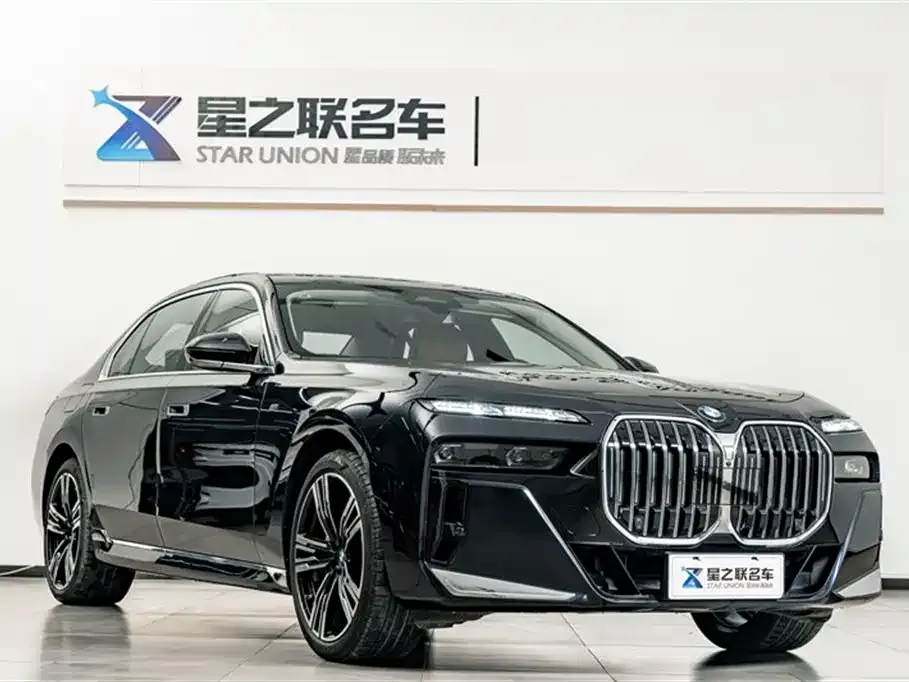 BMW 7 Series — фото 9