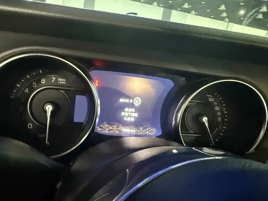 Jeep Wrangler PHEV 2021 из CN, фото 2