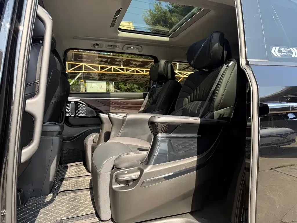 GAC Motor Trumpchi M8 — фото 3