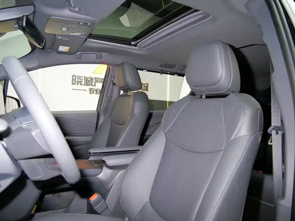 Toyota Sienna 2026 из CN, фото 7