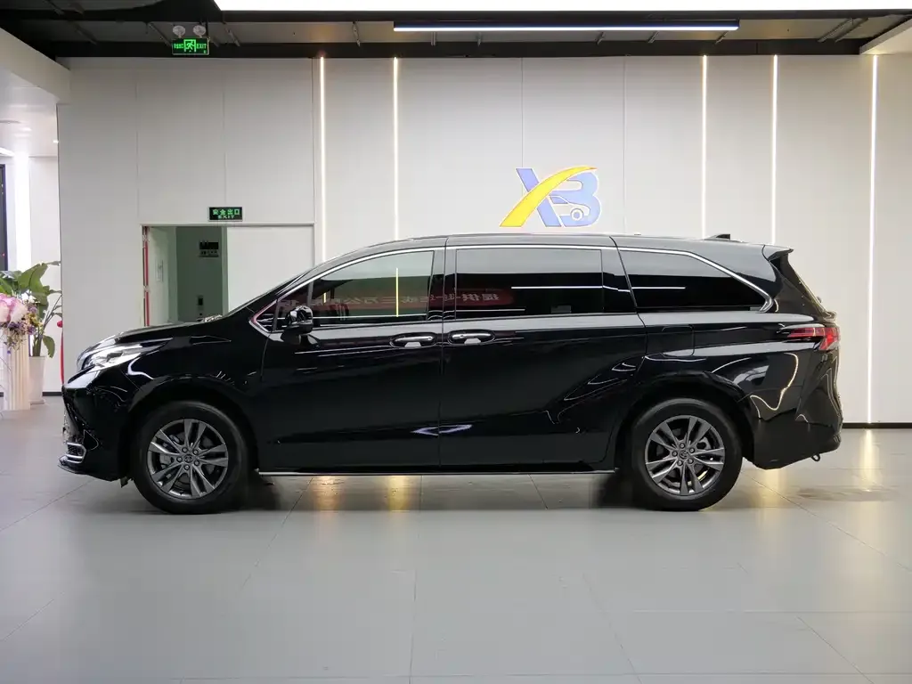Toyota Sienna 2026 из CN, фото 2