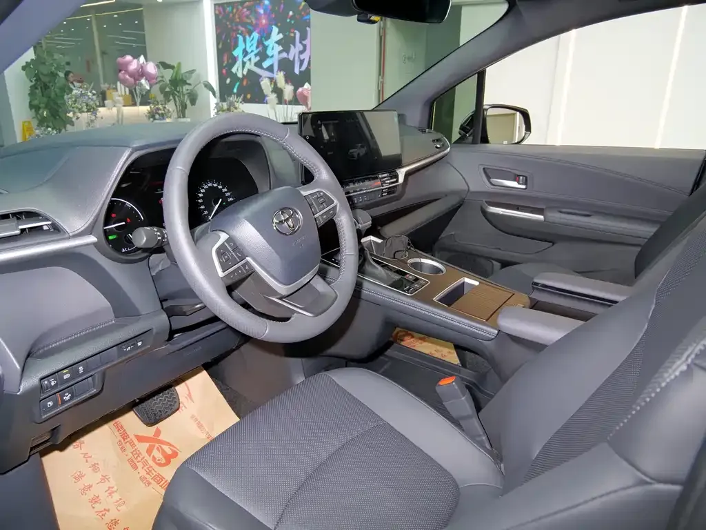 Toyota Sienna 2026 из CN, фото 9