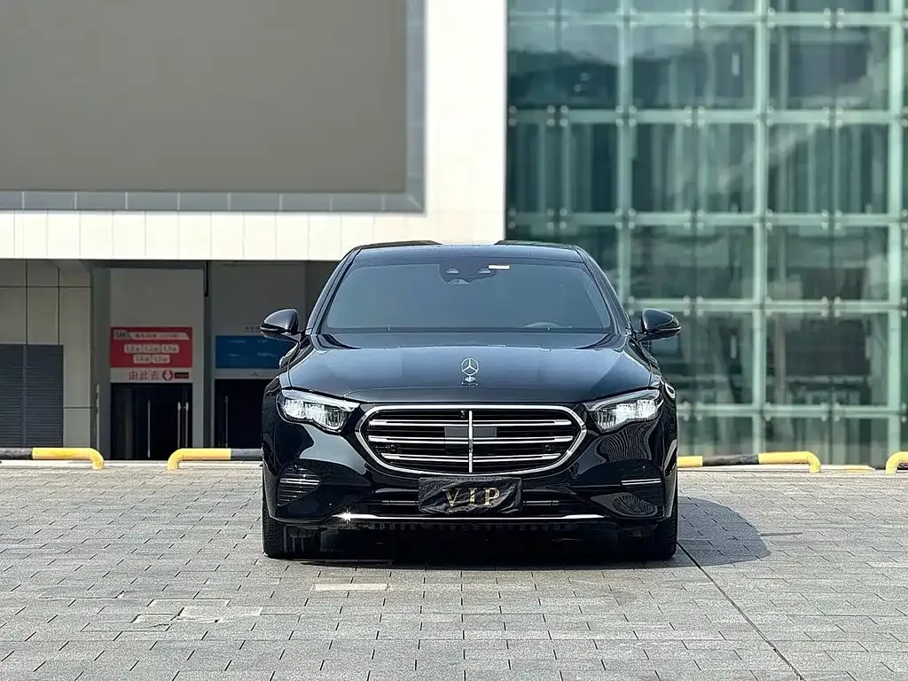 Mercedes-Benz E-Class — фото 6