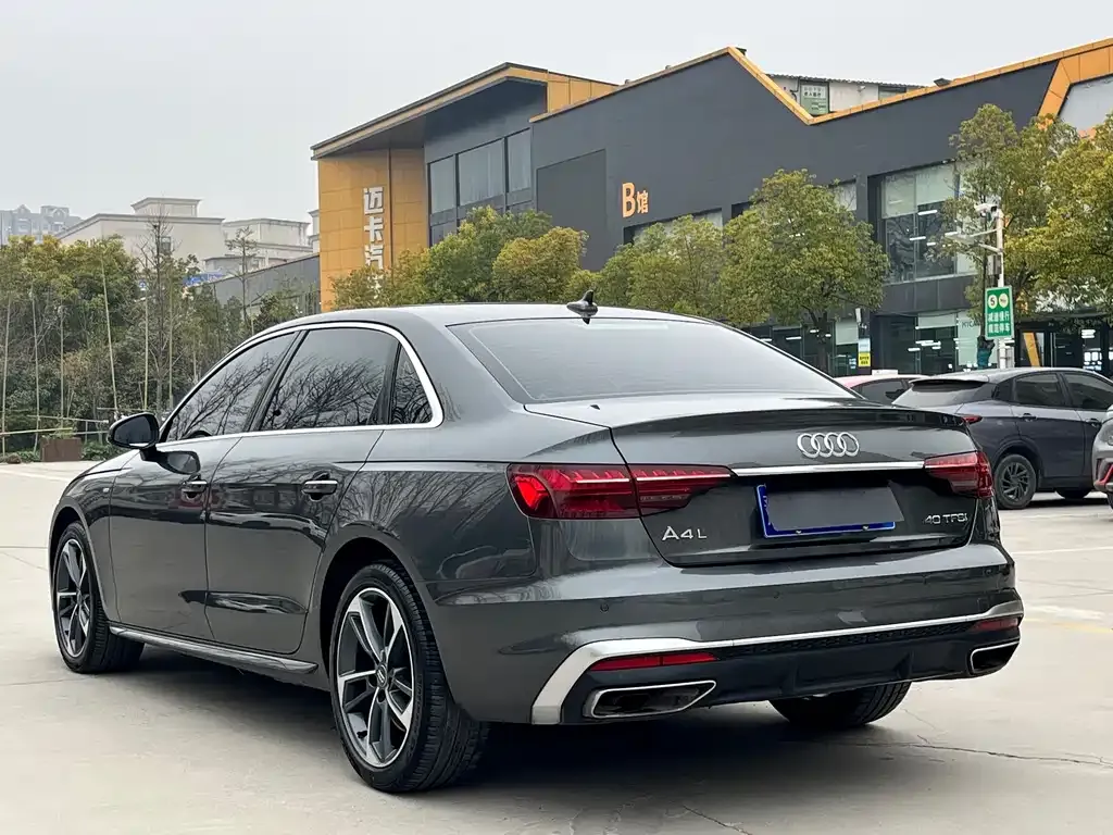 Audi A4L 2021 из CN, фото 6
