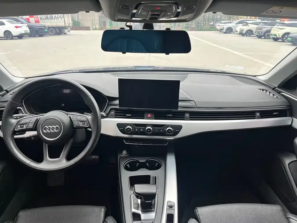 Audi A4L 2021 из CN, фото 4