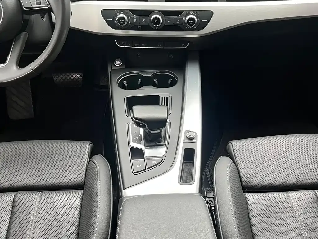 Audi A4L 2021 из CN, фото 8