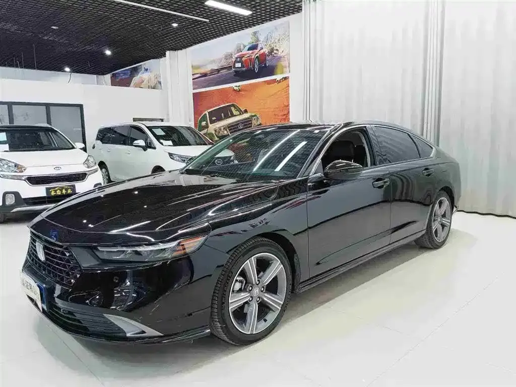 Honda Accord — фото 1