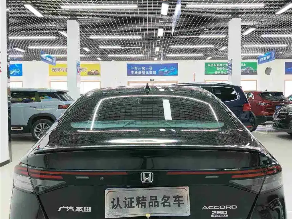Honda Accord — фото 9