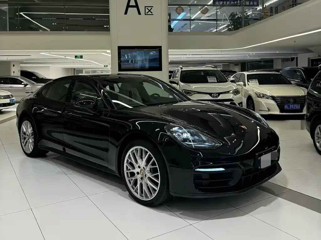 Porsche Panamera — фото 10