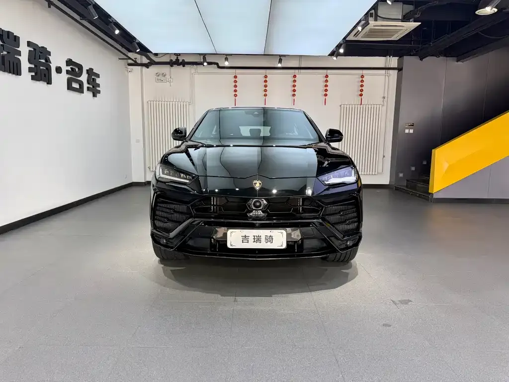 Lamborghini Urus — фото 3