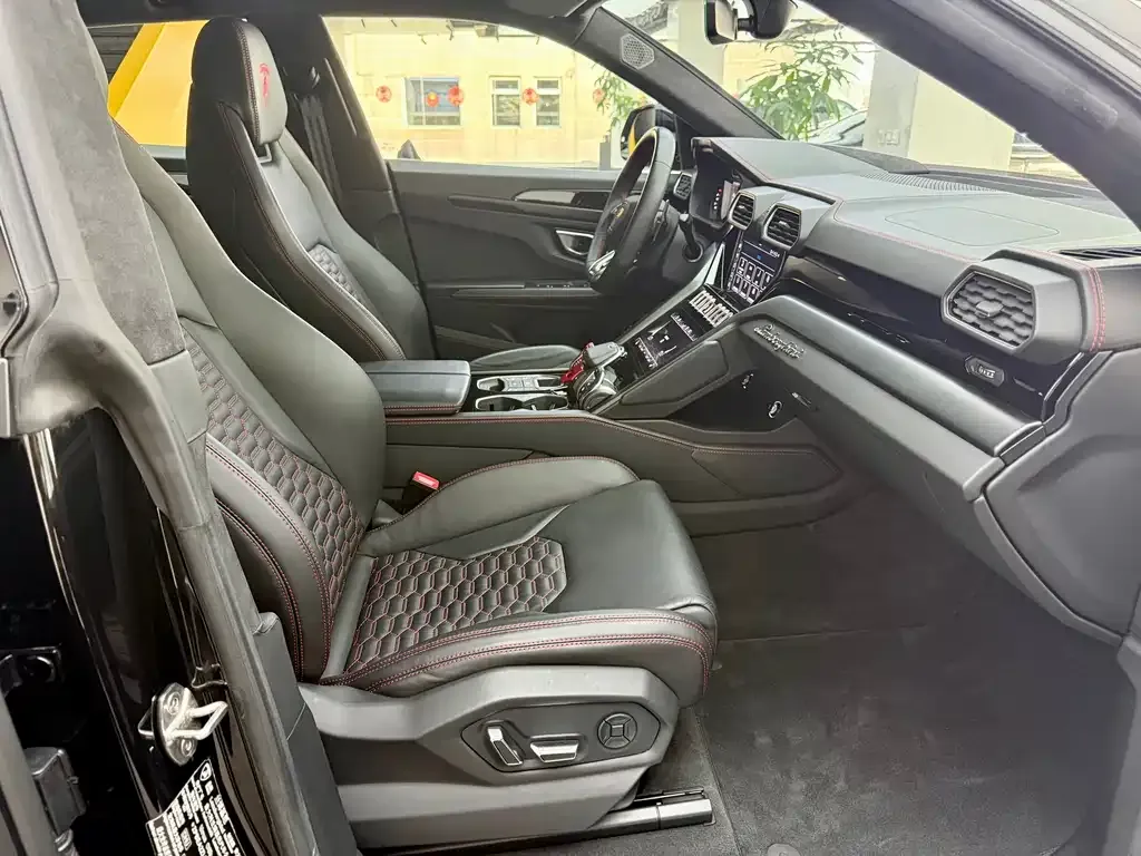 Lamborghini Urus — фото 9