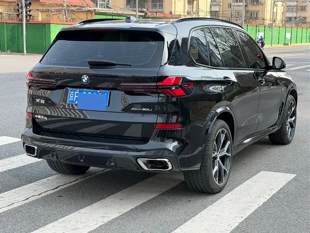 BMW X5 — фото 10
