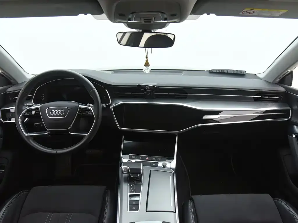 Audi A7L — фото 2