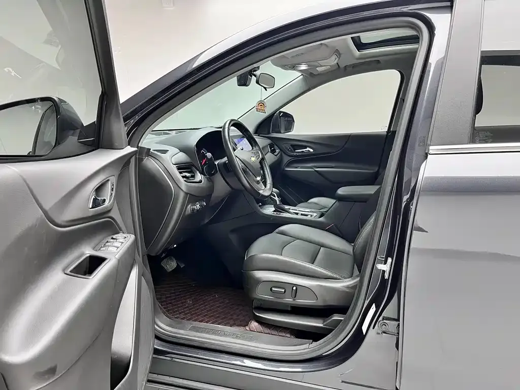 Chevrolet Equinox 2023 из CN, фото 9