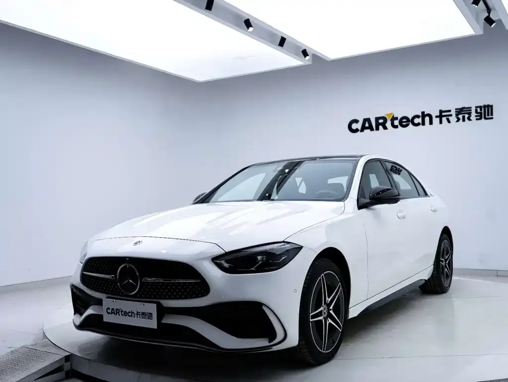 Mercedes-Benz C-Class — фото 1