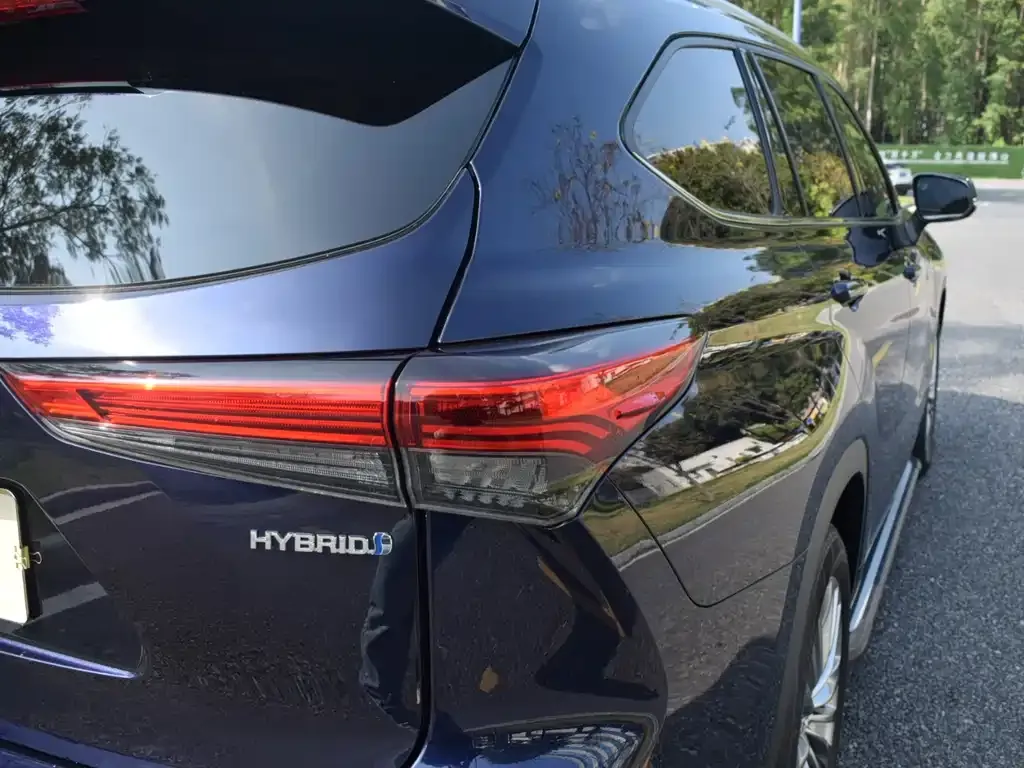 Toyota Highlander — фото 7