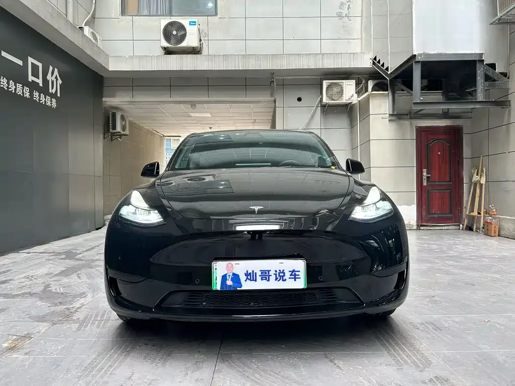 Tesla Model Y — фото 7