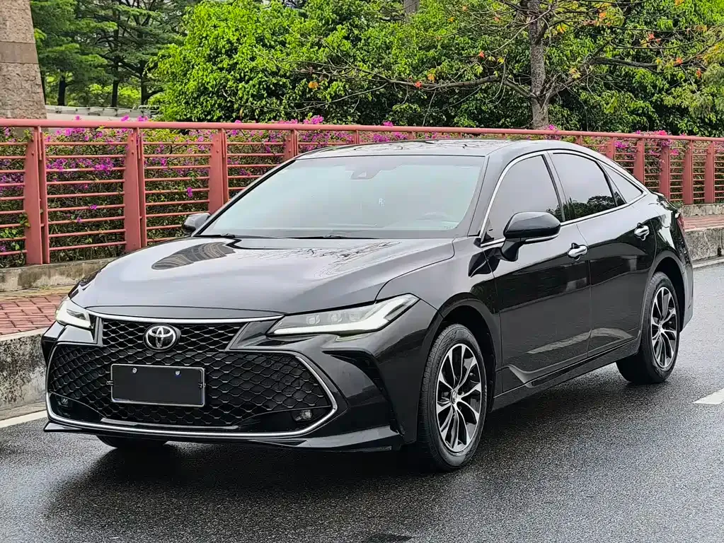 Toyota Avalon 2023 из CN, фото 1