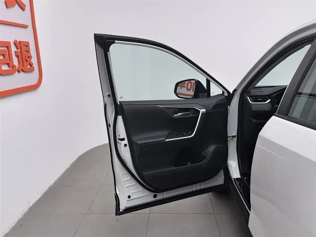 Toyota RAV4 2021 из CN, фото 5