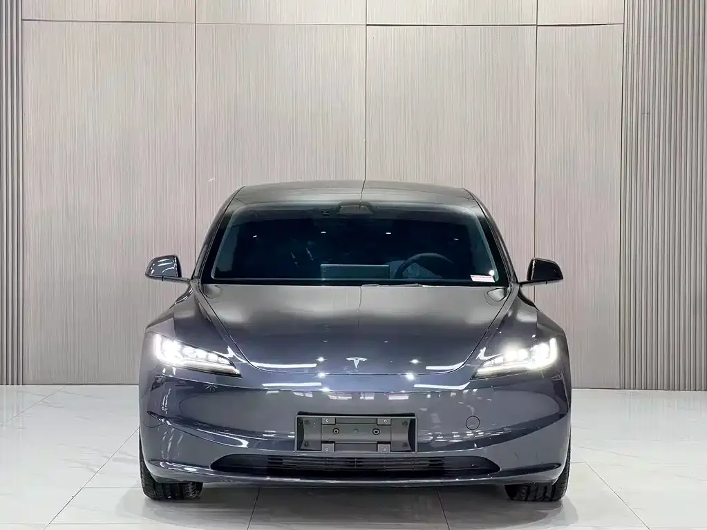 Tesla Model 3 — фото 3